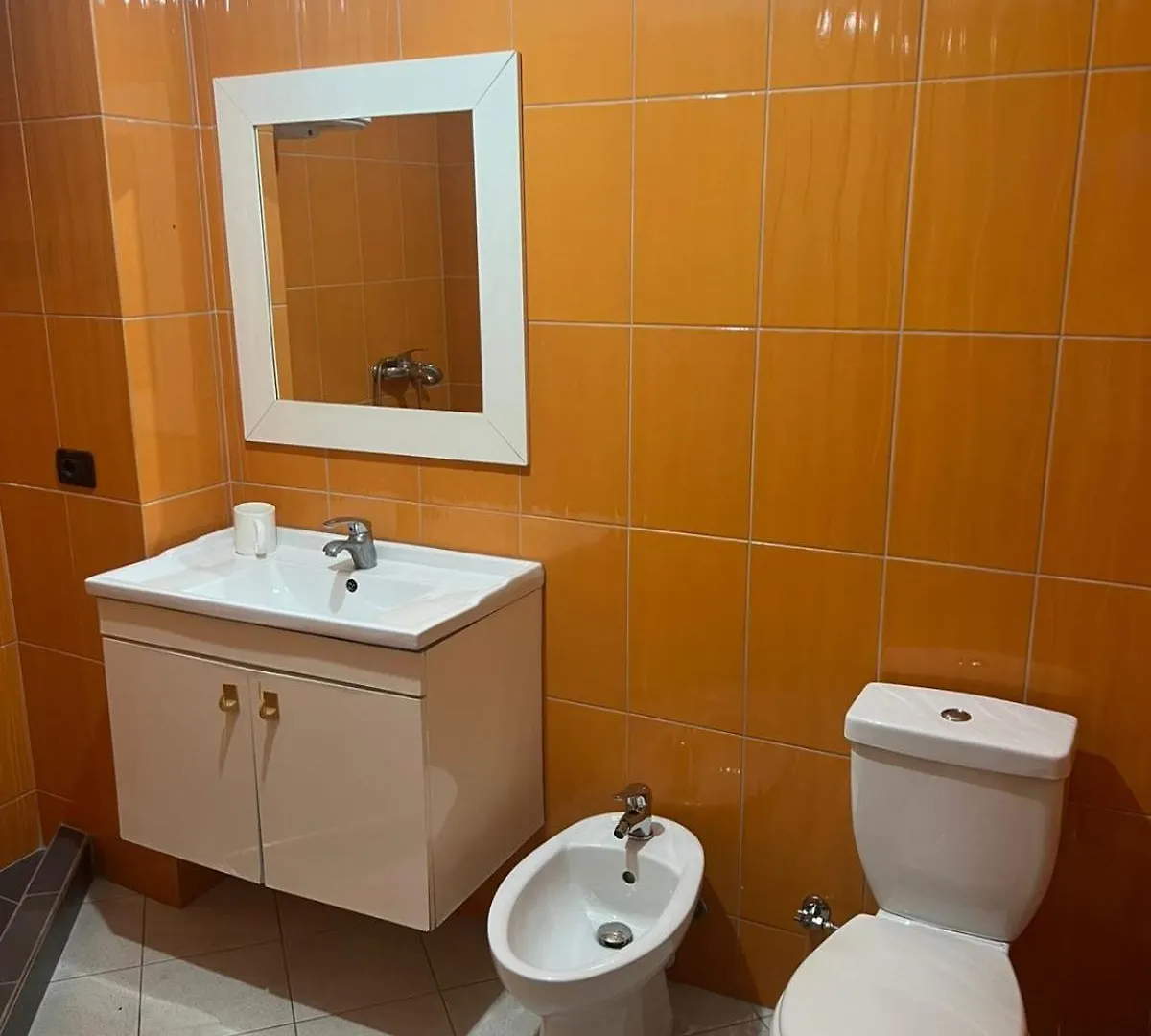 Studio Aprtment Urbannest Tiran 0*,